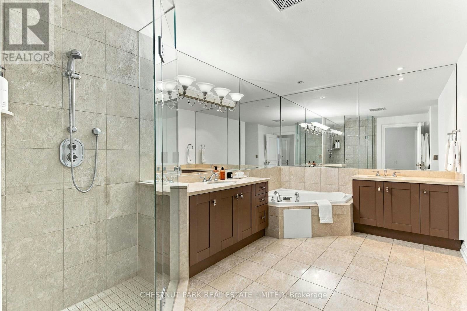 1902 38 Avenue Road, Toronto, ON, M5R 2G2 - 23