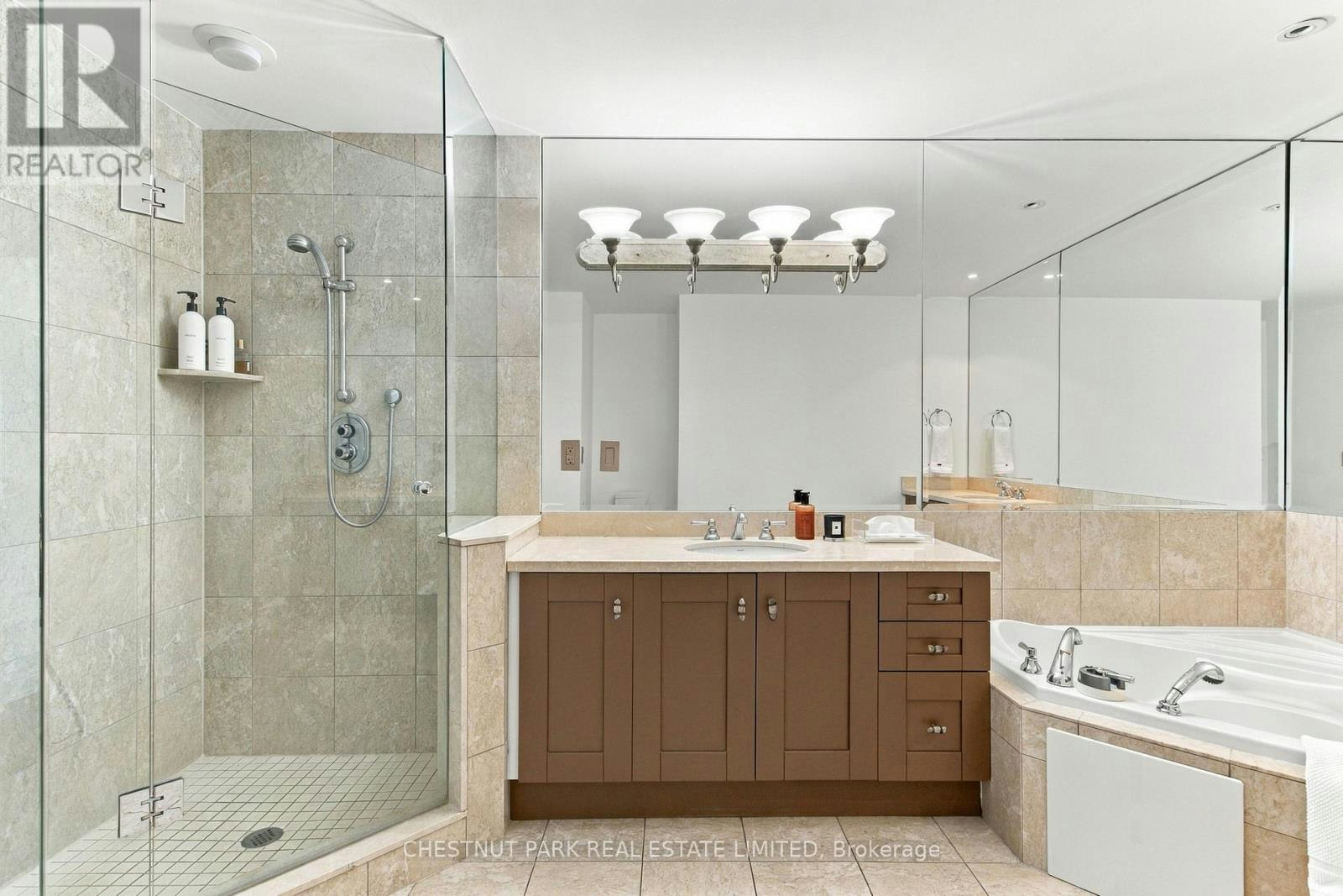 1902 38 Avenue Road, Toronto, ON, M5R 2G2 - 24