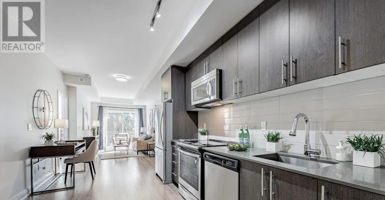 18-780 Sheppard Avenue E, Toronto, ON, M2K 0E8 - 2