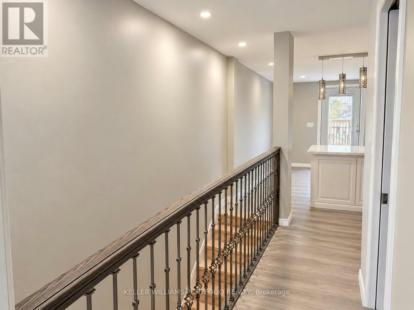19 Kelvin Avenue, Toronto, ON, M4C 5C7 - 9