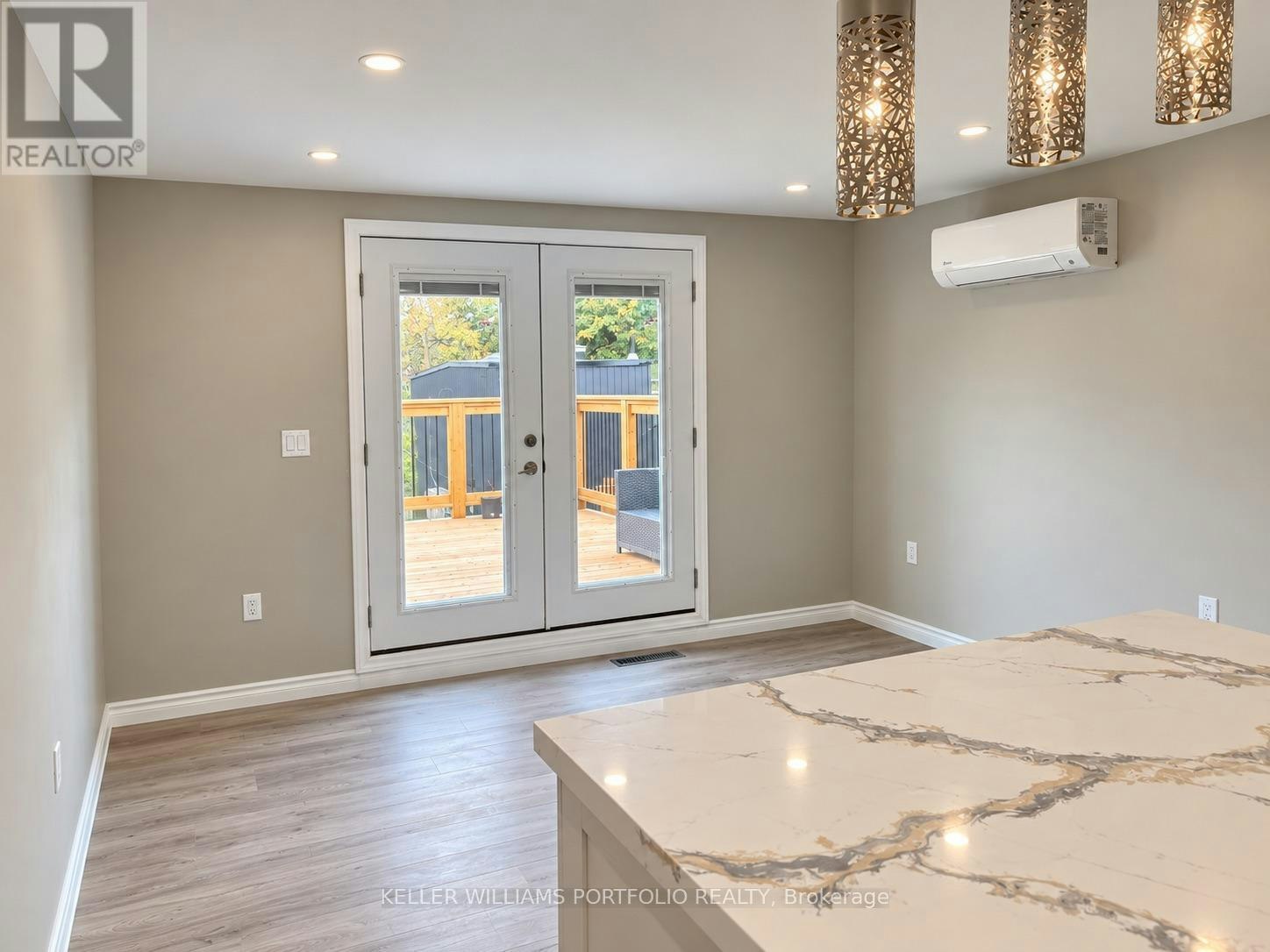 19 Kelvin Avenue, Toronto, ON, M4C 5C7 - 5