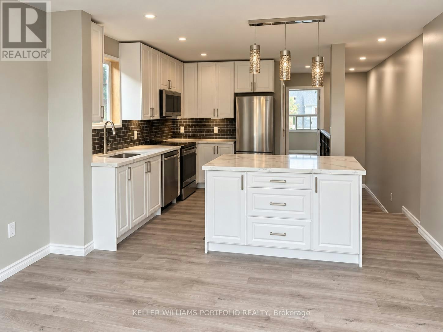 19 Kelvin Avenue, Toronto, ON, M4C 5C7 - 2