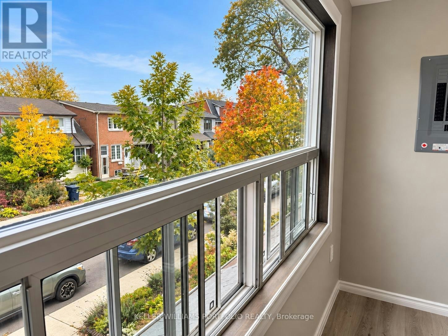 19 Kelvin Avenue, Toronto, ON, M4C 5C7 - 10