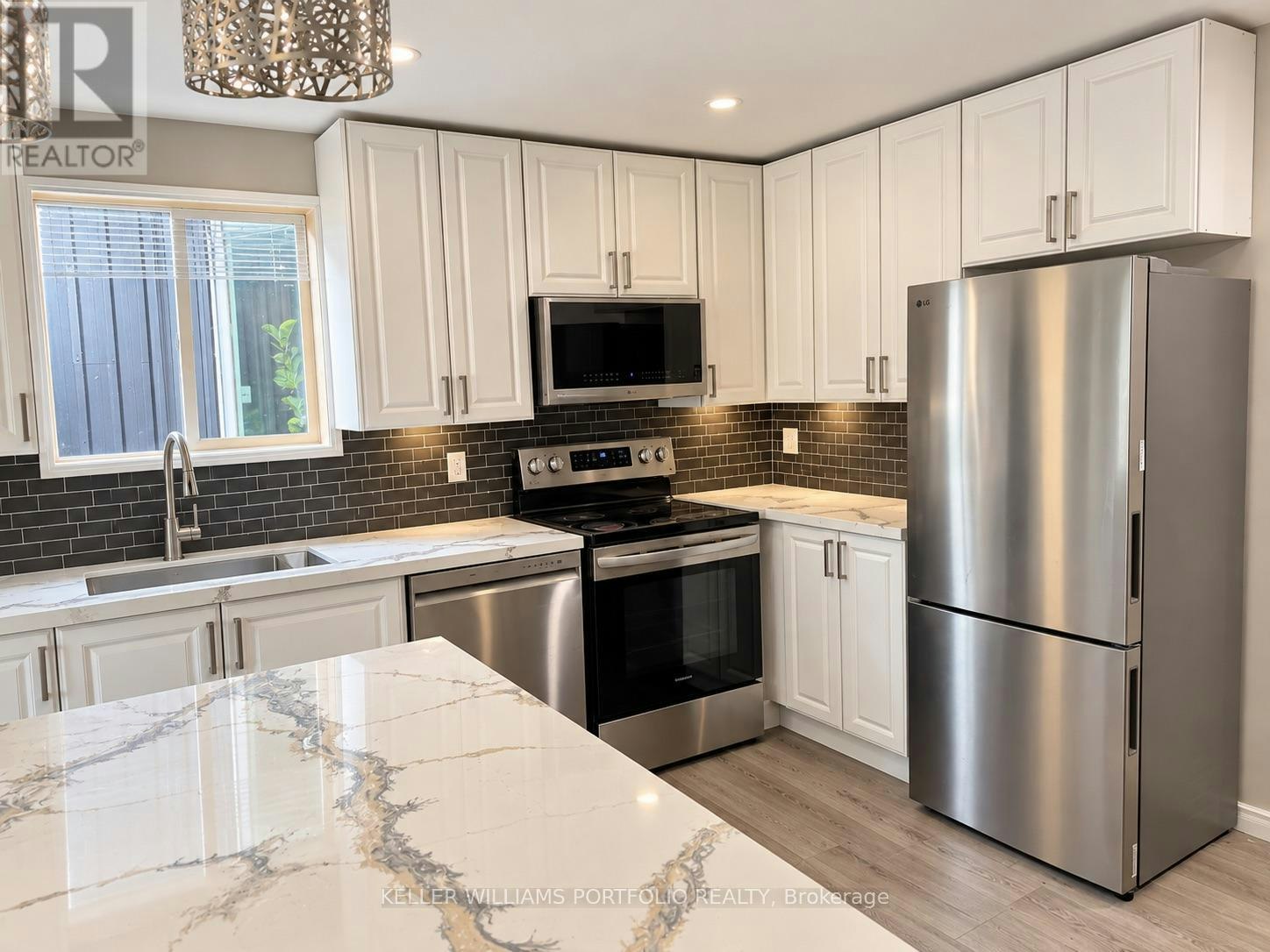 19 Kelvin Avenue, Toronto, ON, M4C 5C7 - 4