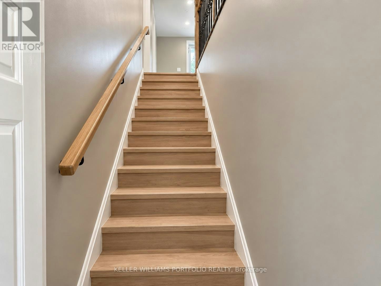 19 Kelvin Avenue, Toronto, ON, M4C 5C7 - 3
