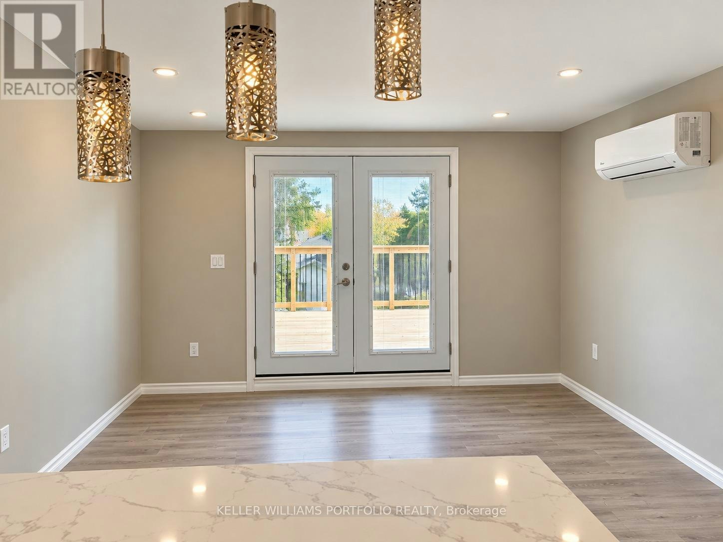 19 Kelvin Avenue, Toronto, ON, M4C 5C7 - 13