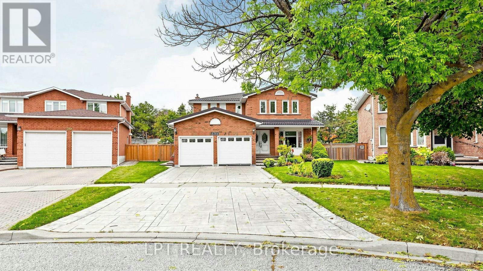 4204 Starlight Crescent, Mississauga, ON, L4W 4P9