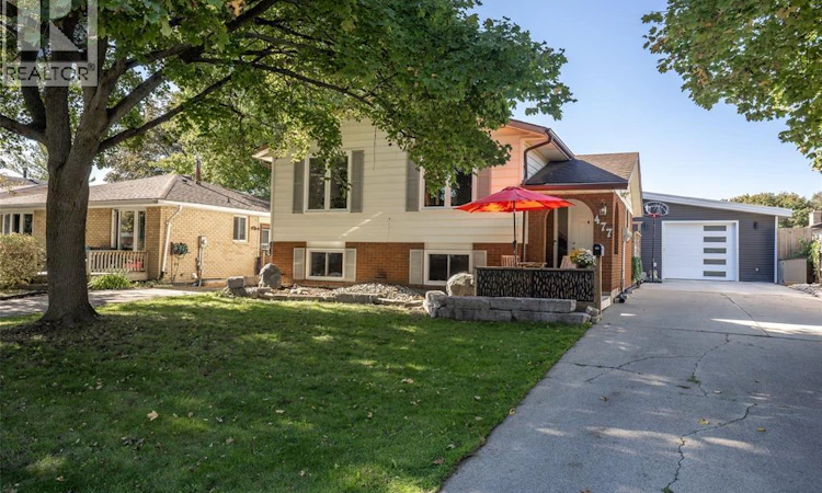 477 Treewood Crescent