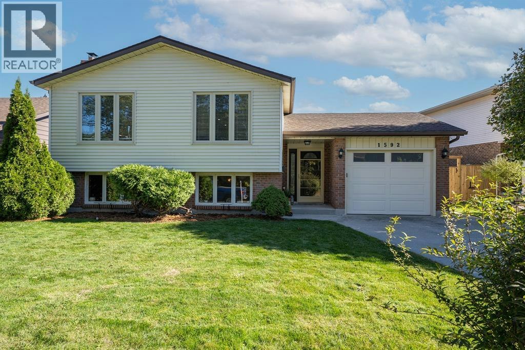 1592 Coventry Court, Sarnia, ON, N7S 3X8