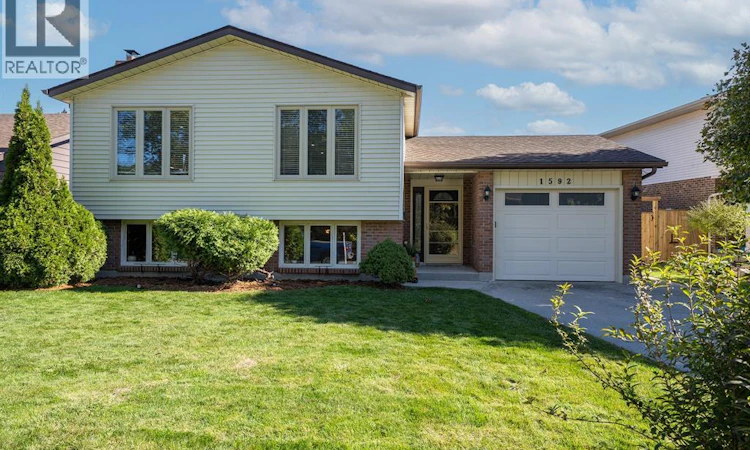 1592 Coventry Court