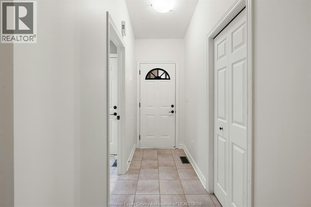 341 Rockport Lane, Kingsville, ON, N9Y 4B3 - 4