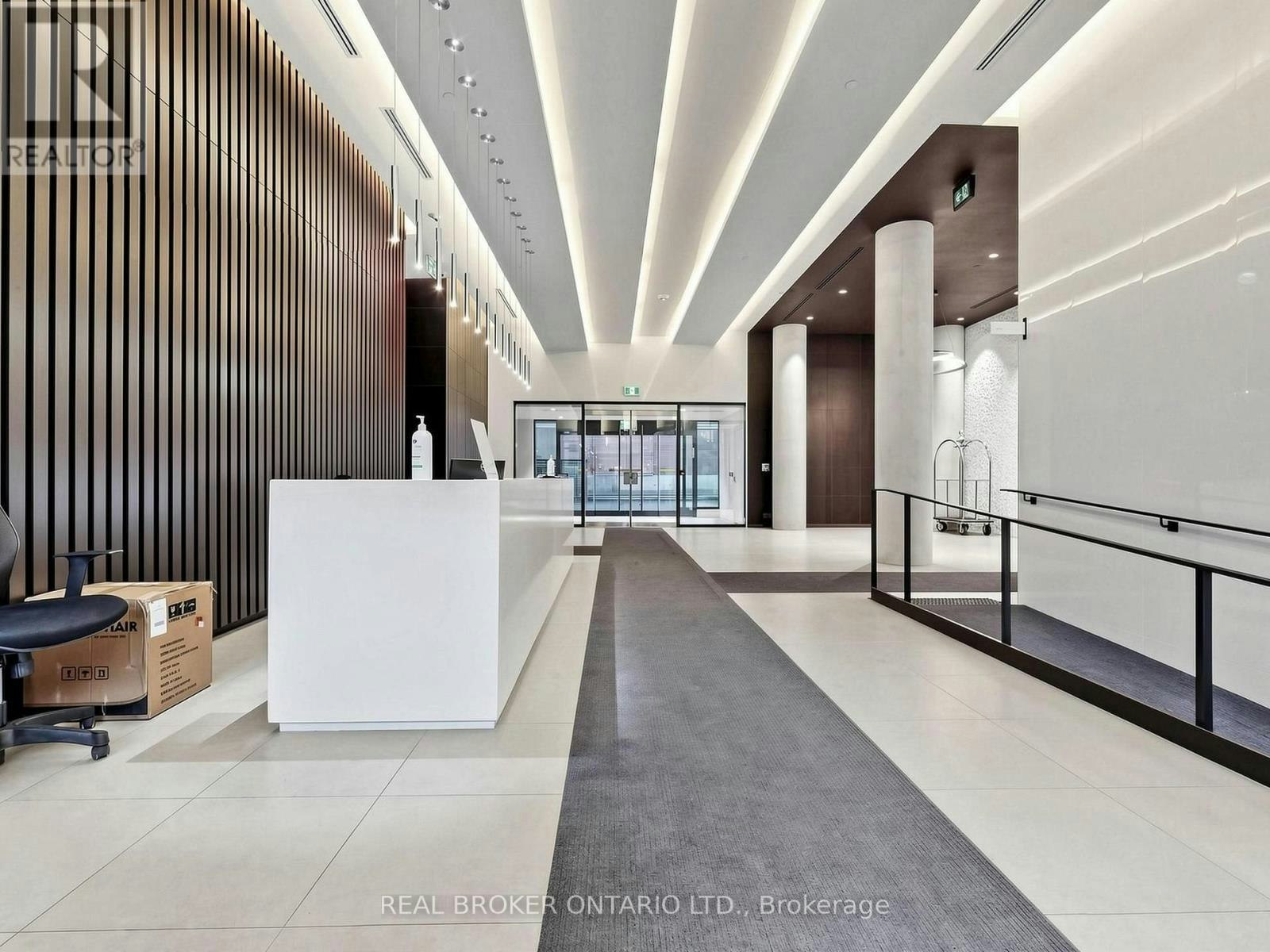 816-158 Front Street E, Toronto, ON, M5A 0K9 - 4