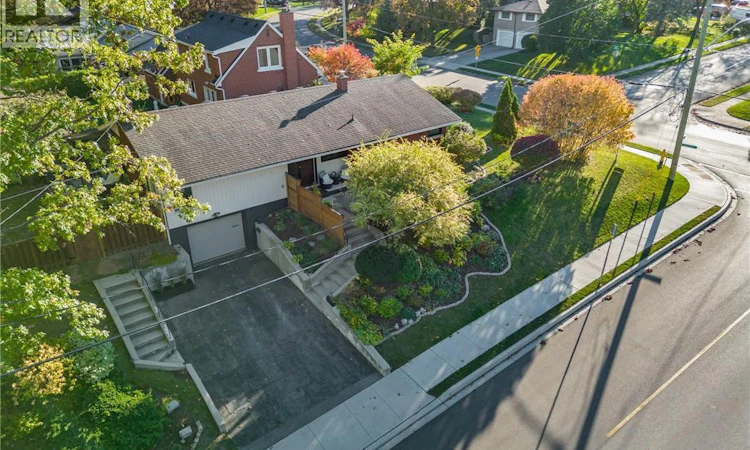 119 Gladstone Avenue