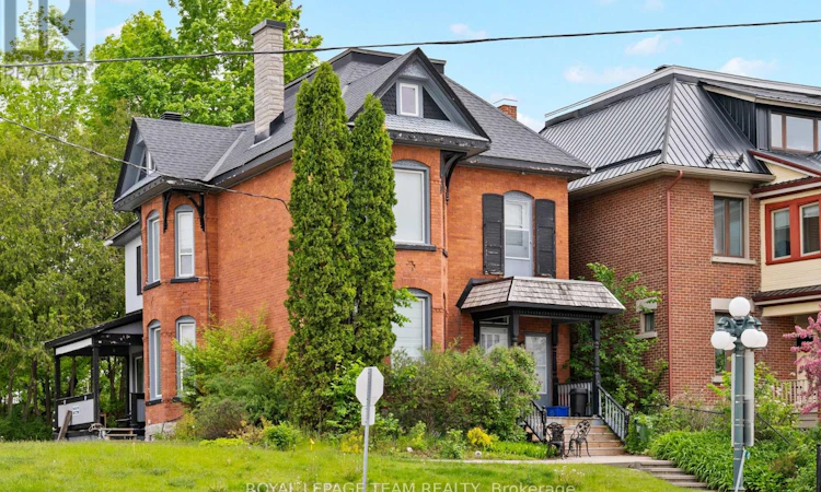 422 Donald B Munro Drive