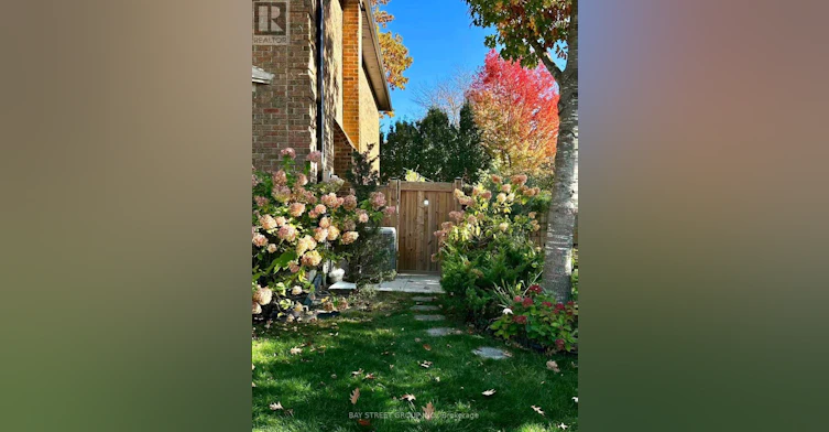 2100 Dunvegan Avenue, Oakville, ON, L6J 6N5