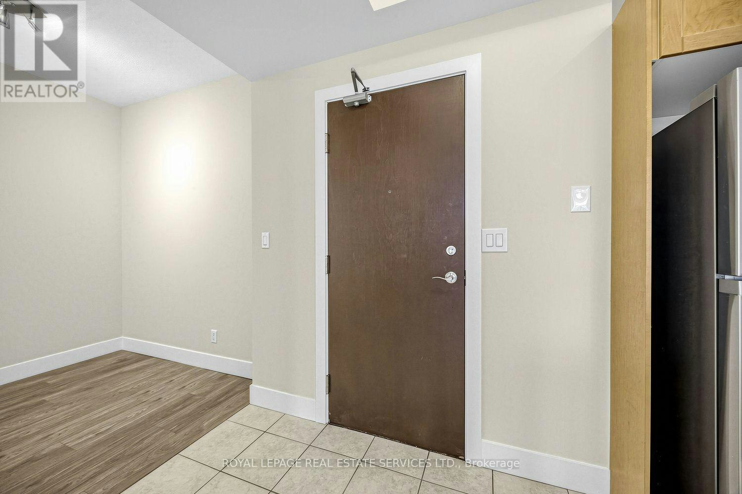 1704-1359 Rathburn Road E, Mississauga, ON, L4W 5P7