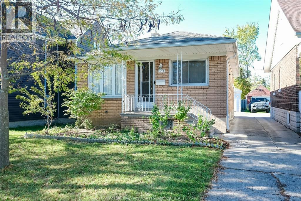 1647 Benjamin, Windsor, ON, N8X 4N7