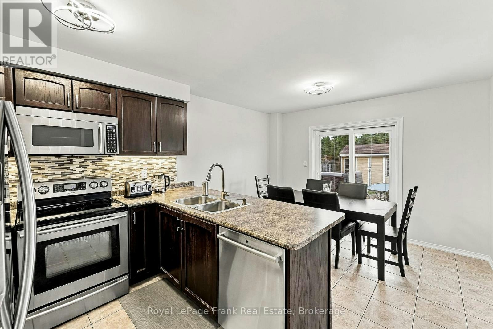 10 Oceanpearl Crescent, Whitby, ON, L1N 0C2 - 16