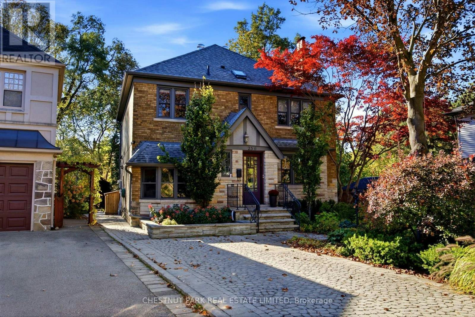 256 Old Forest Hill Road, Toronto, ON, M6C 2H4