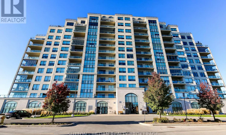 912-260 Villagewalk Boulevard