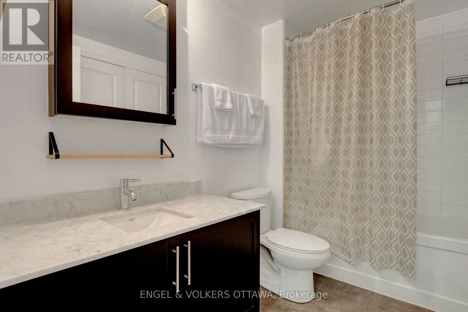 1305-242 Rideau Street, Ottawa, ON, K1N 0B7 - 18