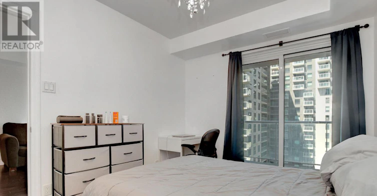 1305-242 Rideau Street, Ottawa, ON, K1N 0B7 - 16