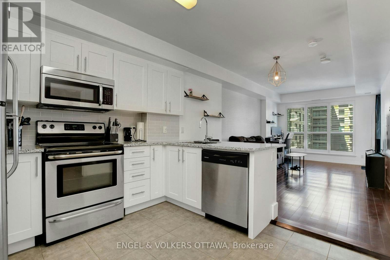 1305-242 Rideau Street, Ottawa, ON, K1N 0B7 - 5