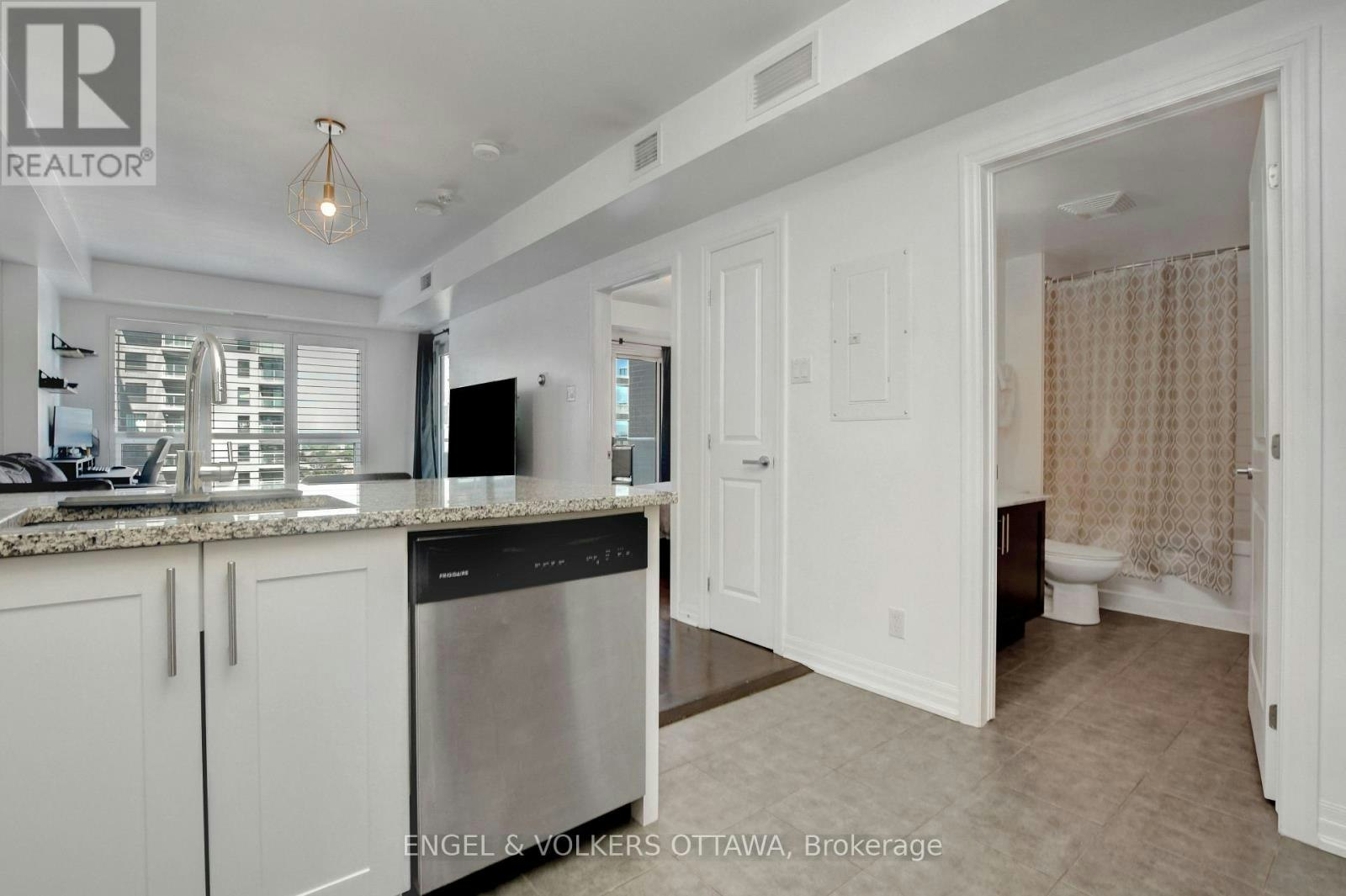 1305-242 Rideau Street, Ottawa, ON, K1N 0B7 - 7