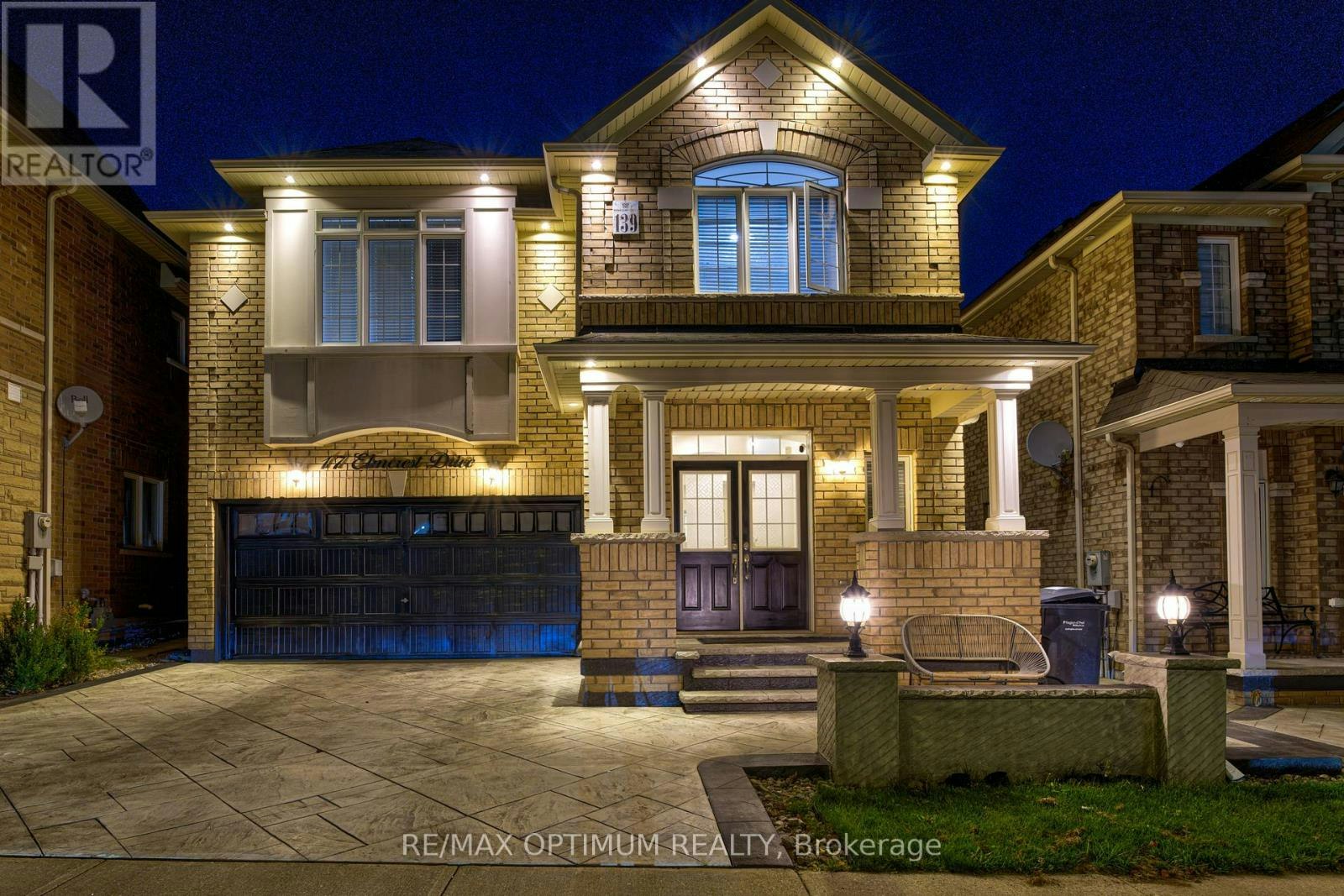 17 Elmcrest Drive, Brampton, ON, L6Y 5T7