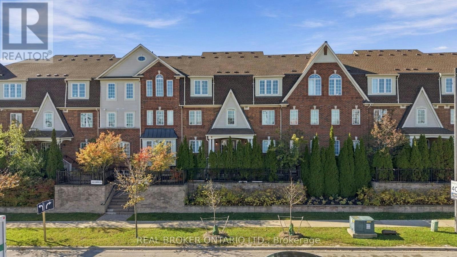 6-3026 Clayhill Road, Mississauga, ON, L5B 0B1