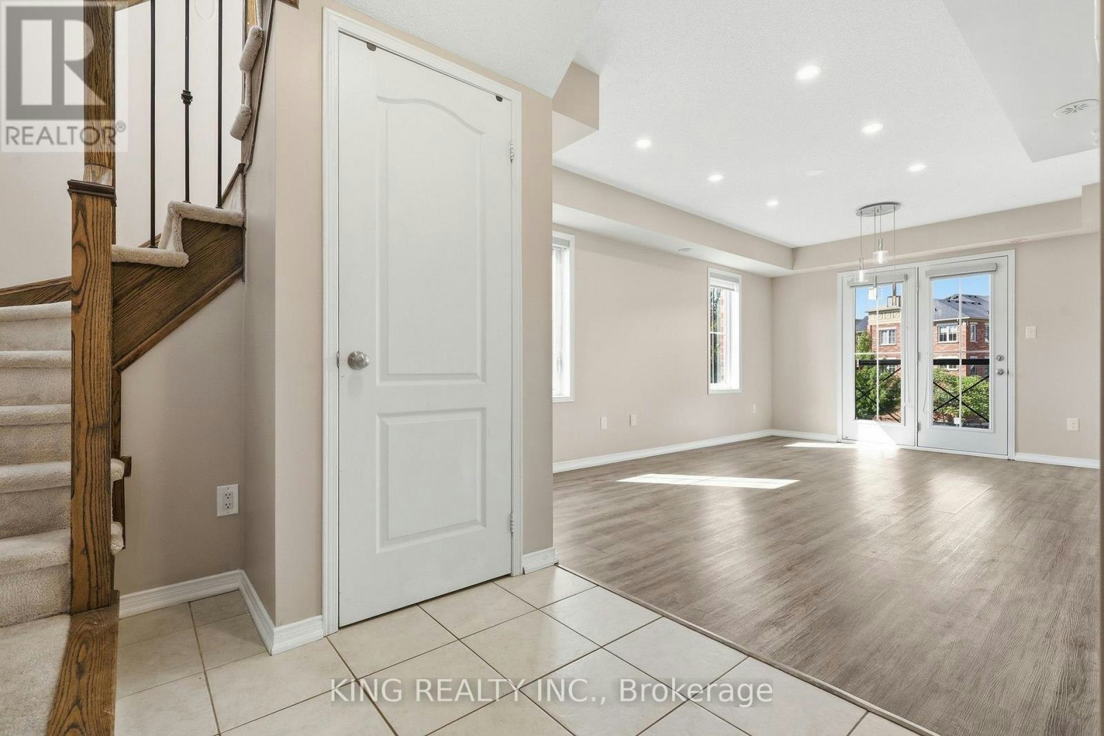 8-35 Hays Boulevard, Oakville, ON, L6H 0J1 - 3