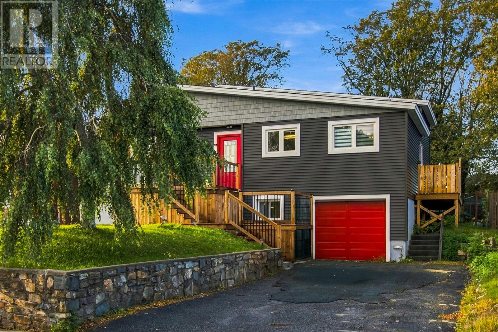 16 Dunscombe Place, St Johns, NL, A1E 3P6