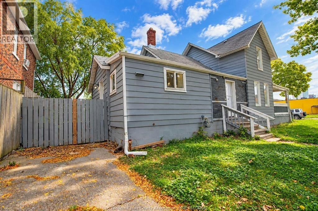395 Tuscarora Street, Windsor, ON, N9A 3L8 - 2