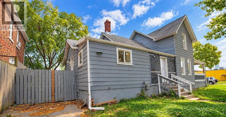 395 Tuscarora Street, Windsor, ON, N9A 3L8 - 2