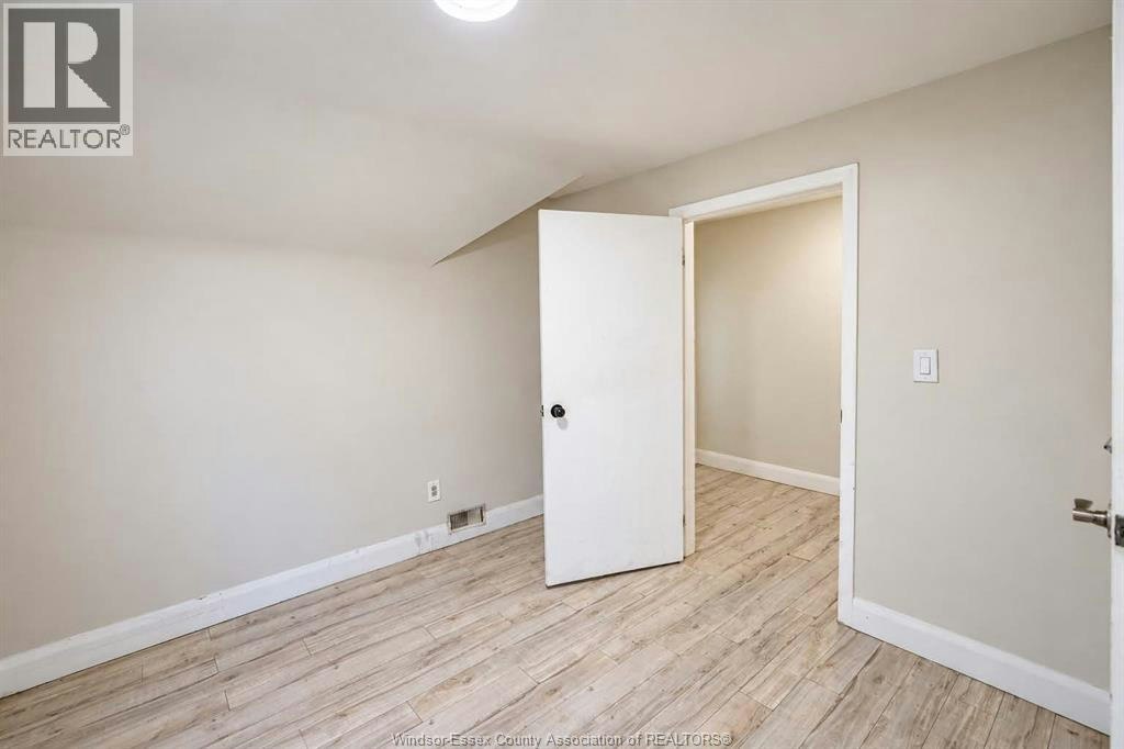 395 Tuscarora Street, Windsor, ON, N9A 3L8 - 23