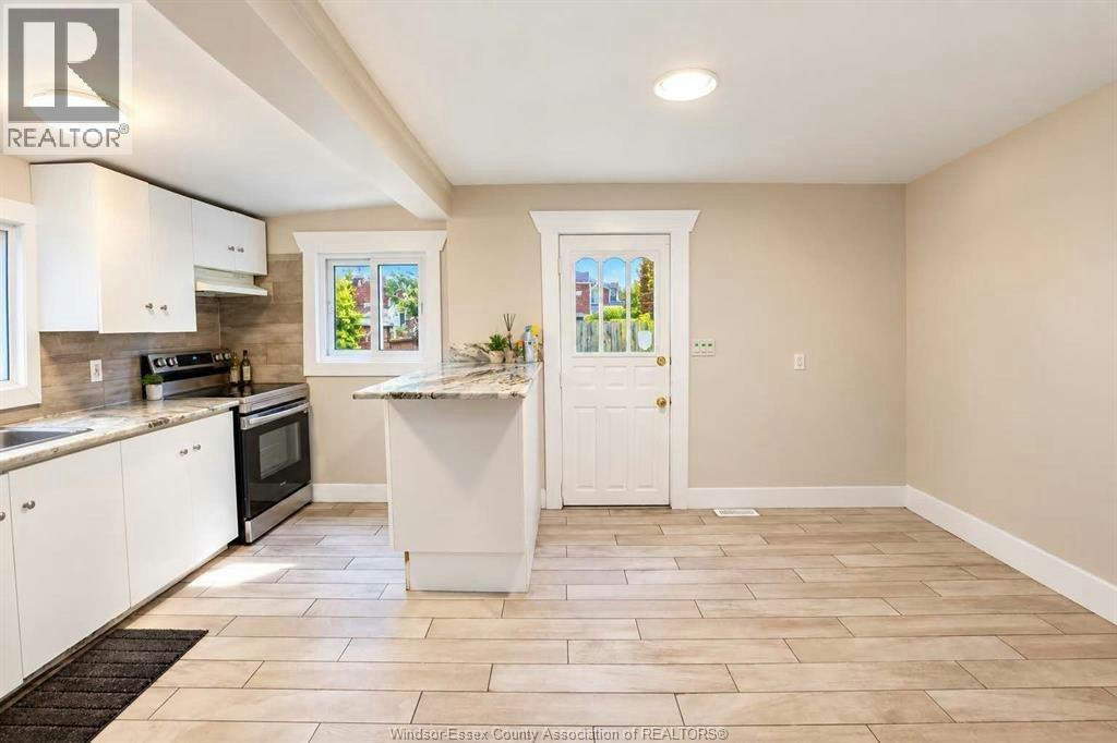 395 Tuscarora Street, Windsor, ON, N9A 3L8 - 8