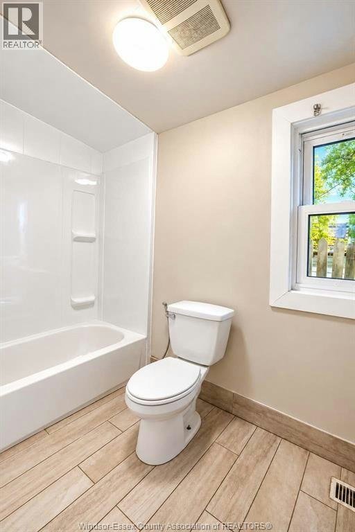 395 Tuscarora Street, Windsor, ON, N9A 3L8 - 24