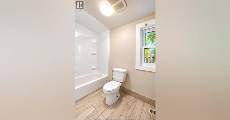 395 Tuscarora Street, Windsor, ON, N9A 3L8 - 24