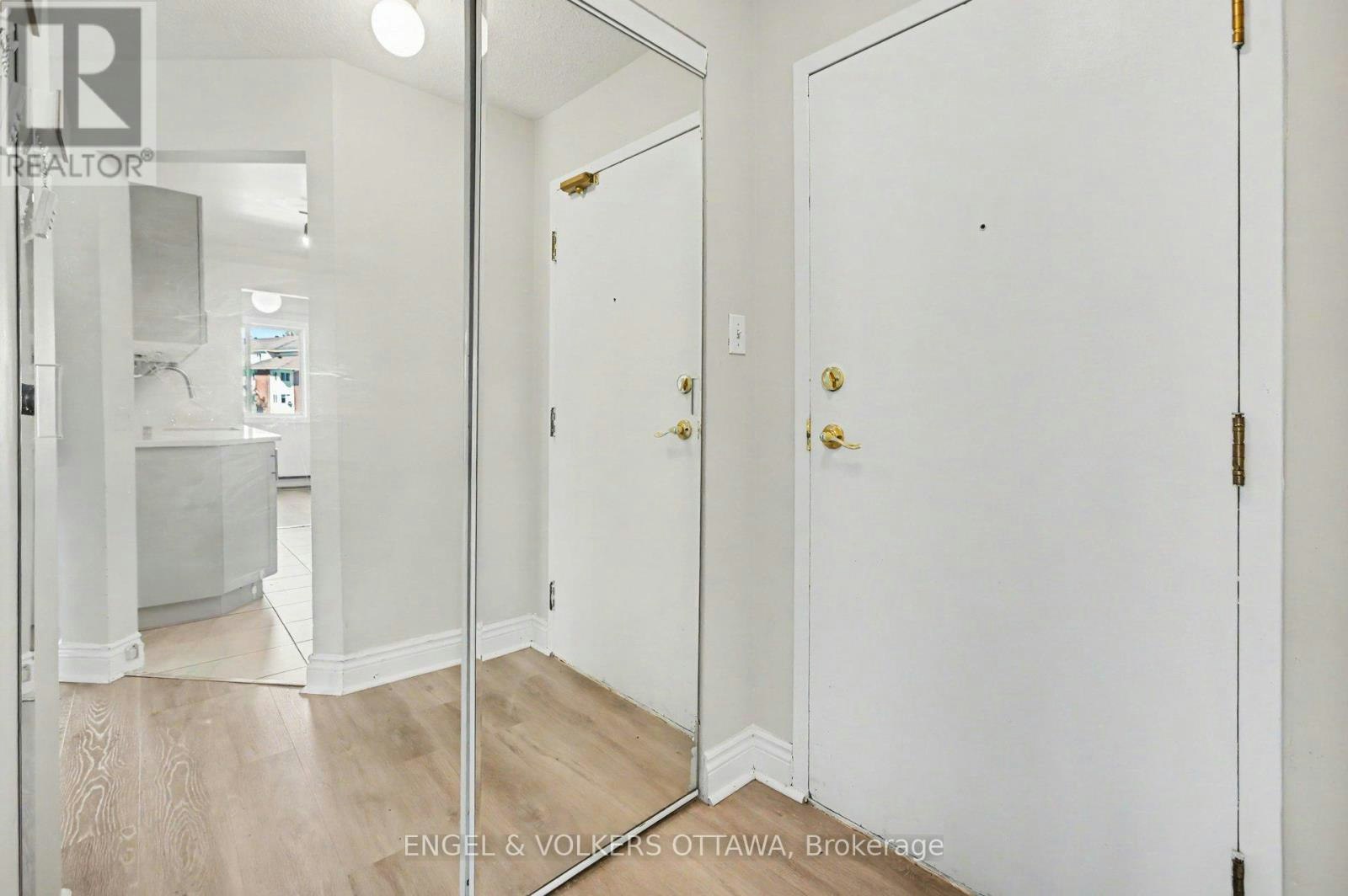 106-268 Lorry Greenberg Drive, Ottawa, ON, K1T 3K1 - 3