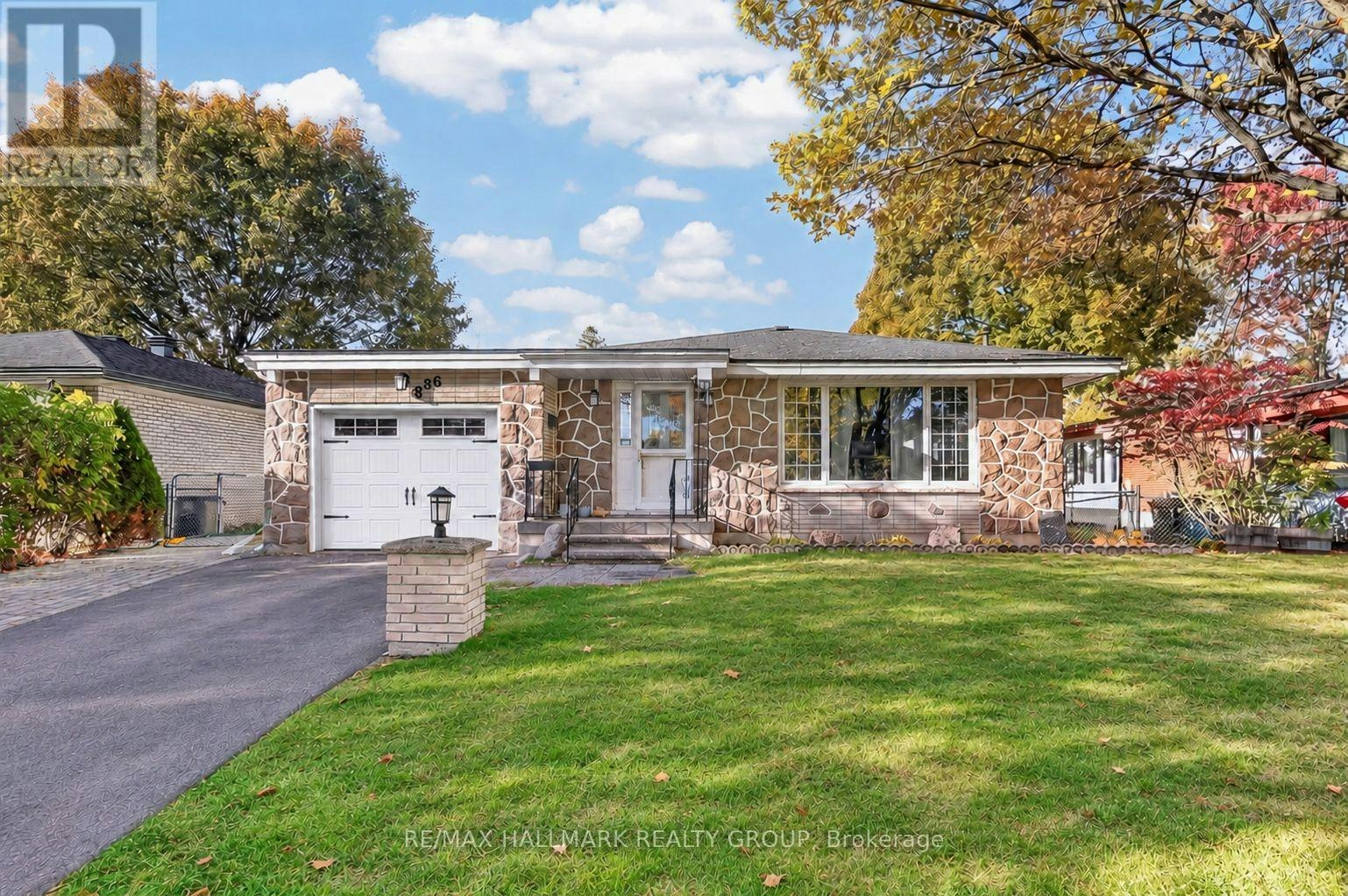 886 Trojan Avenue, Ottawa, ON, K1K 2R2