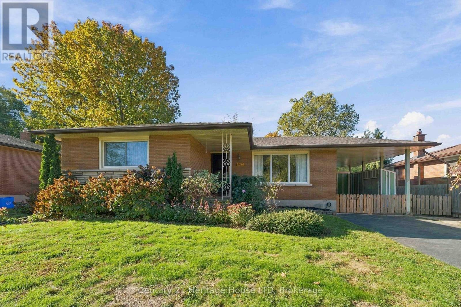 4227 Pettit Avenue, Niagara Falls, ON, L2E 6K6