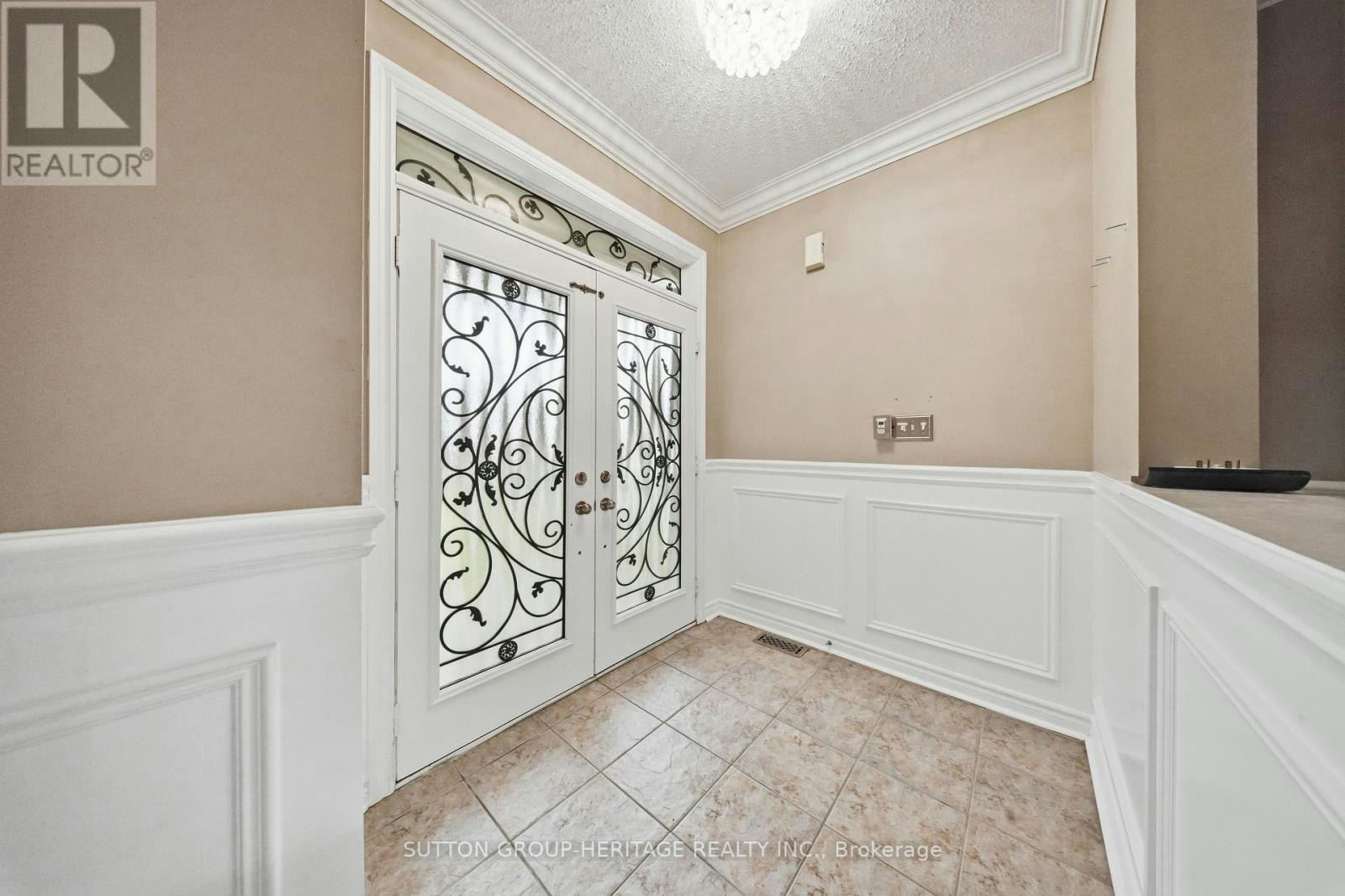 16 Shrewsbury Drive, Whitby, ON, L1M 0C7 - 2