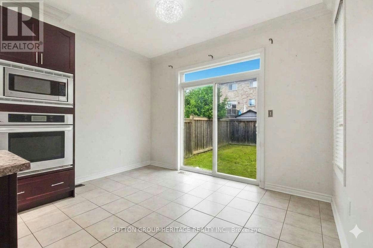 16 Shrewsbury Drive, Whitby, ON, L1M 0C7 - 16
