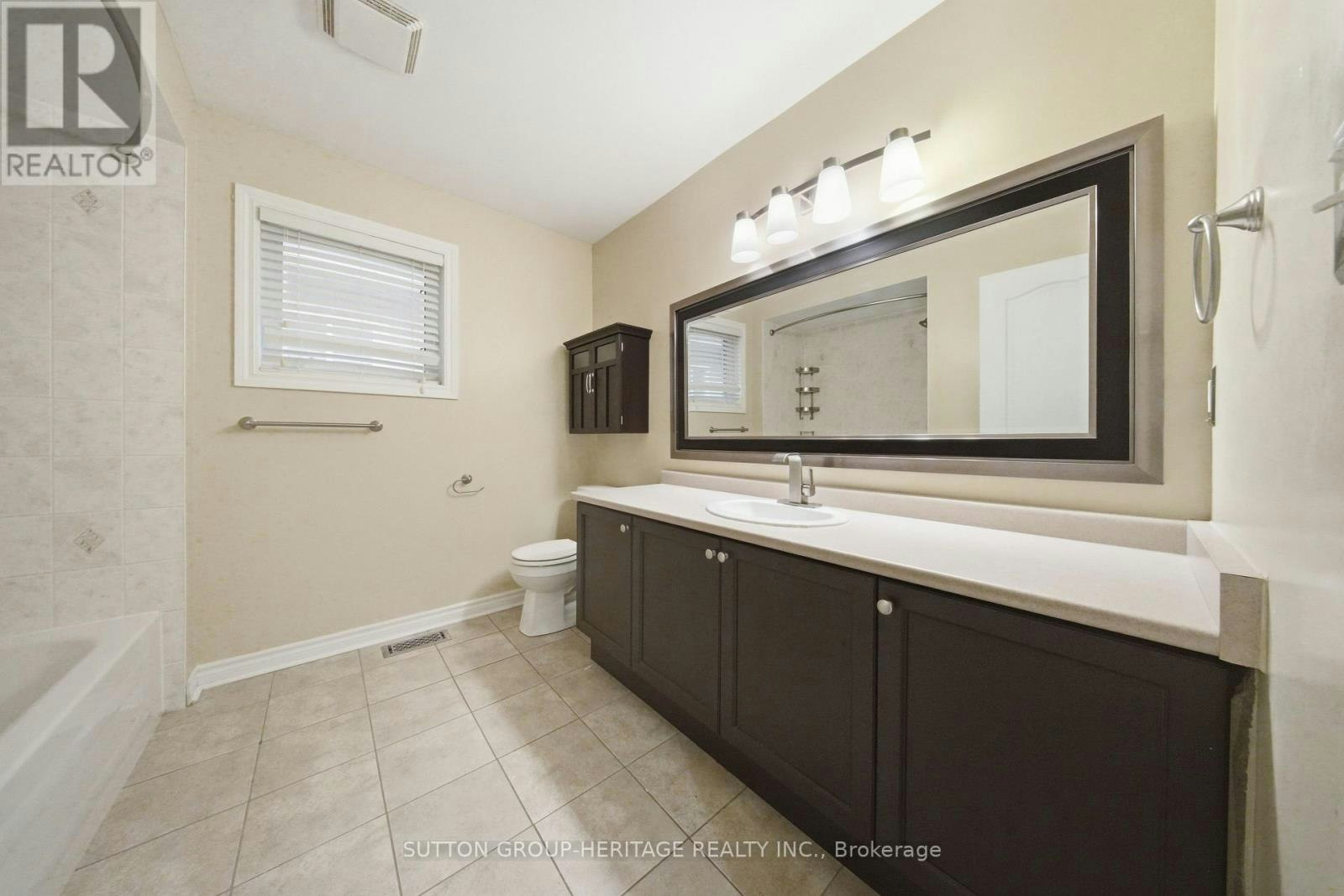 16 Shrewsbury Drive, Whitby, ON, L1M 0C7 - 34