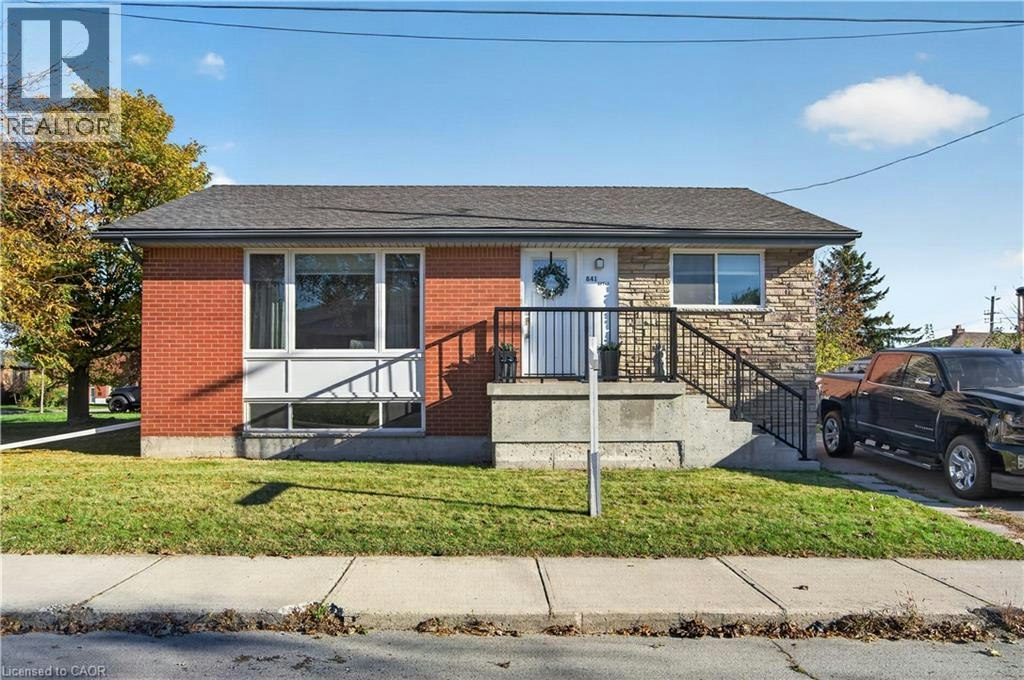 841 Tenth Avenue, Hamilton, ON, L8T 3L7