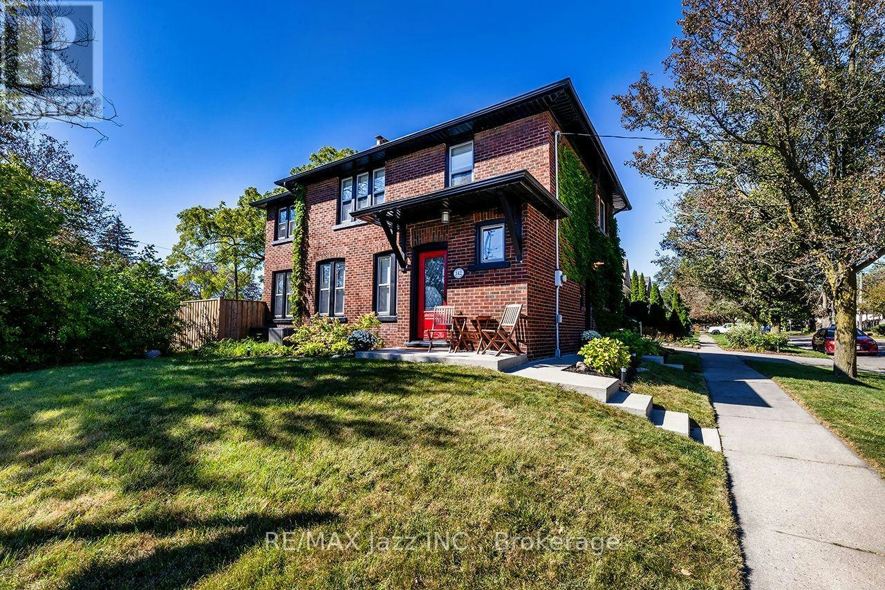142 Adelaide Avenue W, Oshawa, ON, L1G 1Y8