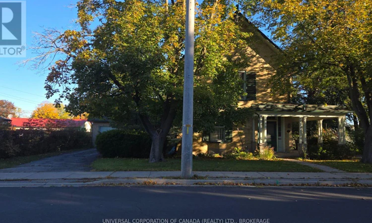 103 Sydenham Street W