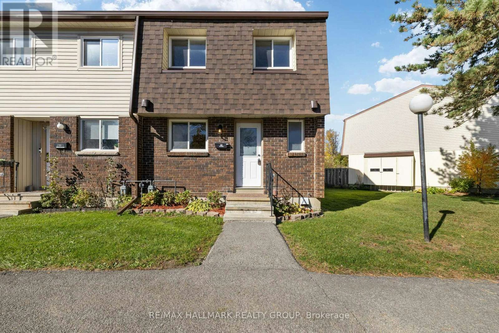 1A Forester Crescent, Ottawa, ON, K2H 8Y1