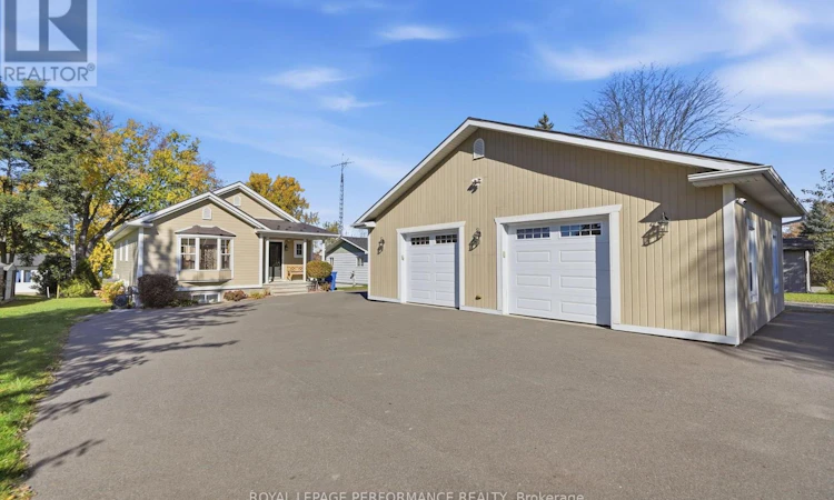 2204 Bay Road