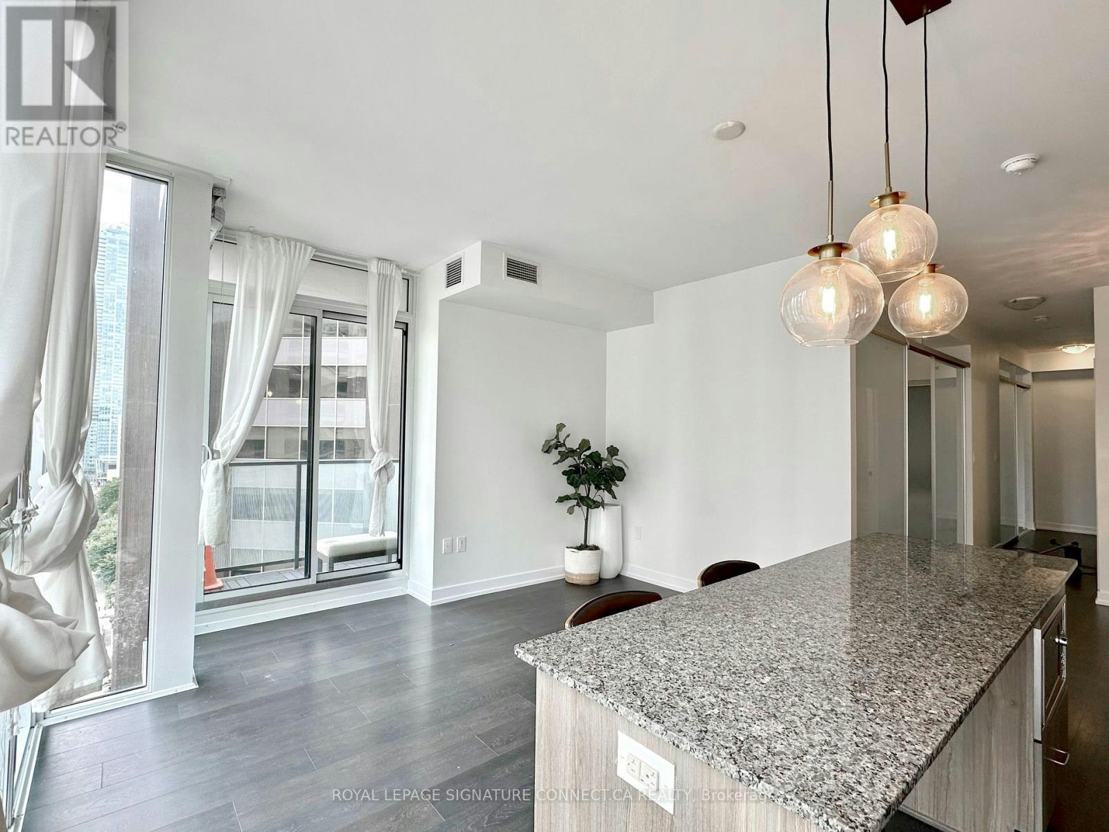 1108-426 University Avenue, Toronto, ON, M5G 1S9 - 8